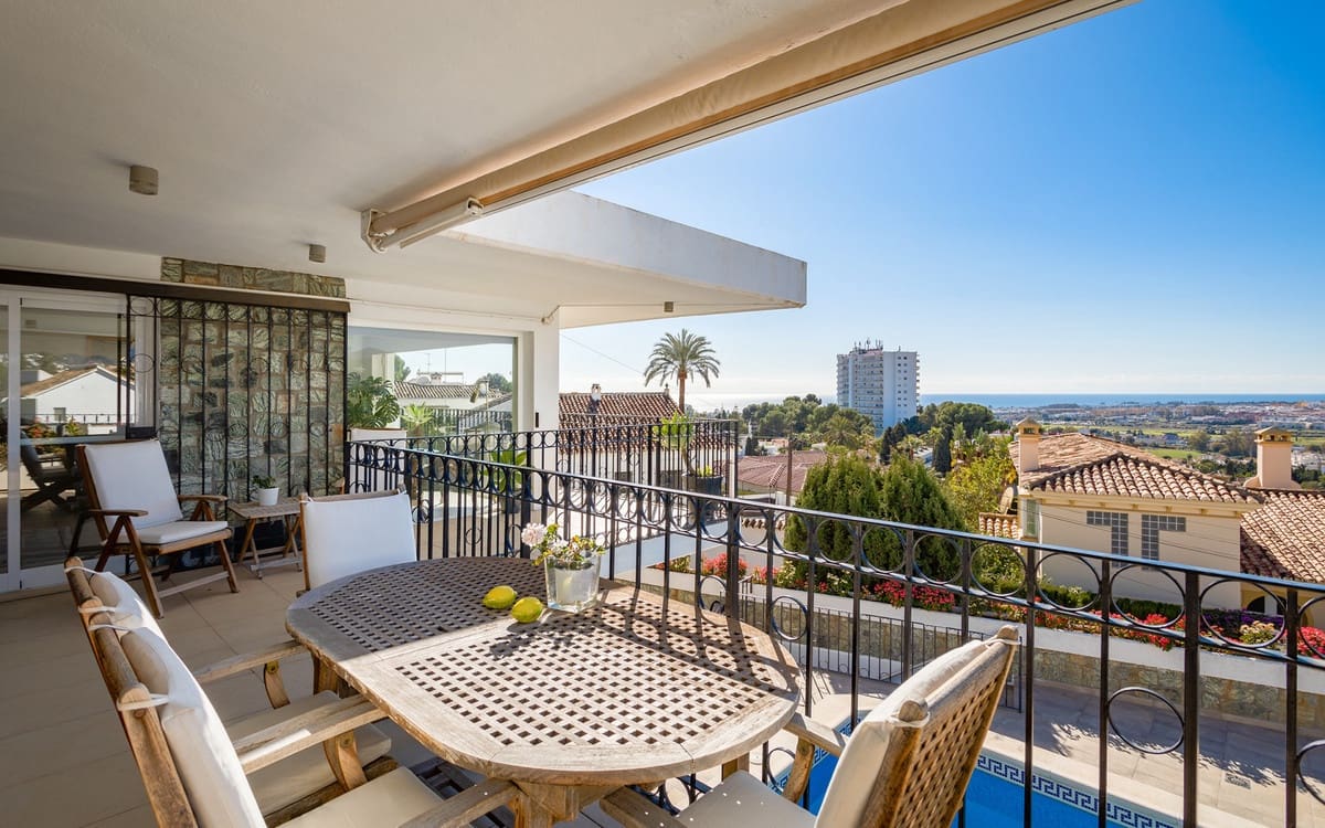 4 bedroom Villa for sale in Nueva Andalucia with pool garage - € 2,195,000 (Ref: 9296739)