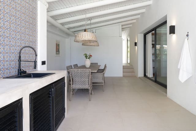 4 Zimmer Villa zu verkaufen in Nueva Andalucia, Marbella mit Pool Garage - 2.795.000 € (Ref: 9296740)