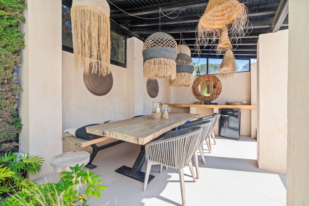 5 bedroom Villa for sale in Nueva Andalucia with pool garage - € 2,295,000 (Ref: 9296741)