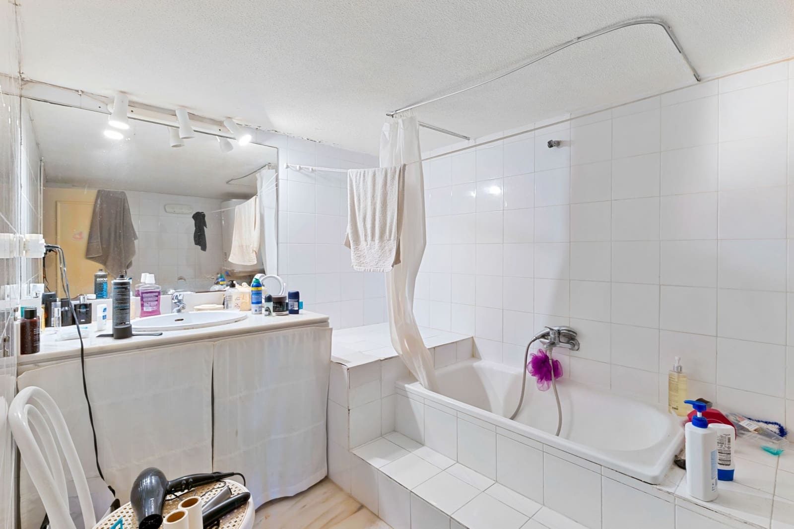 2 makuuhuone Omakotitalo myytävänä paikassa Marbella mukana uima-altaan 
autotalli - 465 000 € (Ref: 9300910)