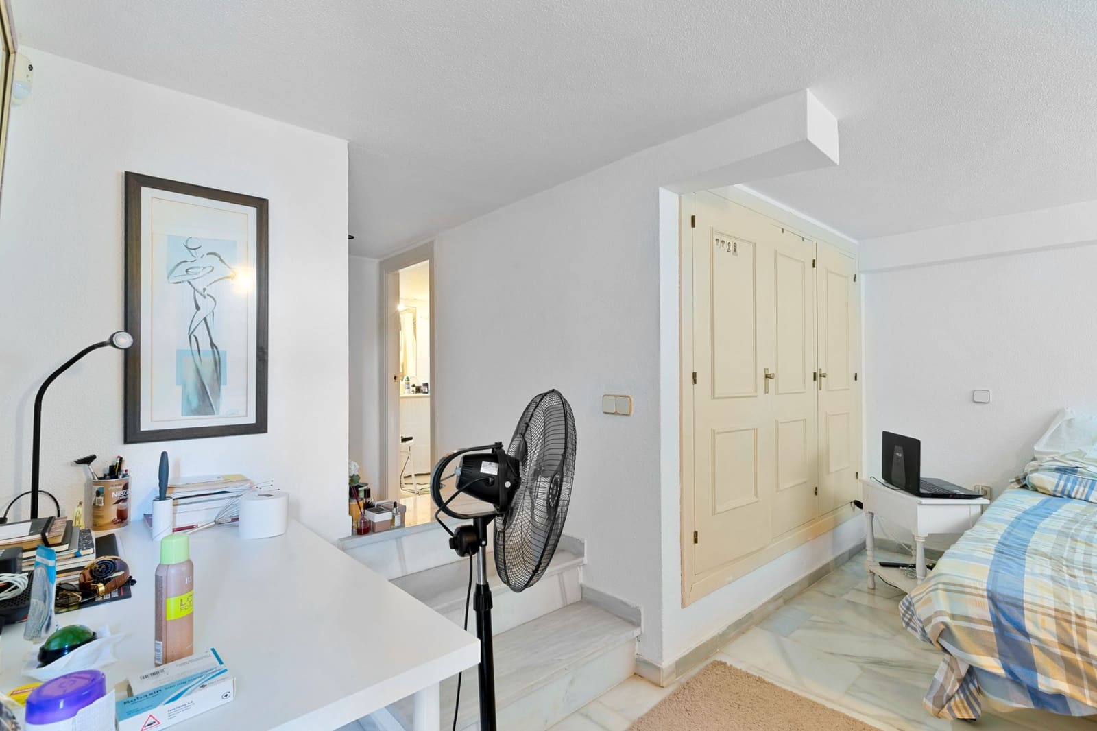 2 makuuhuone Omakotitalo myytävänä paikassa Marbella mukana uima-altaan 
autotalli - 465 000 € (Ref: 9300910)