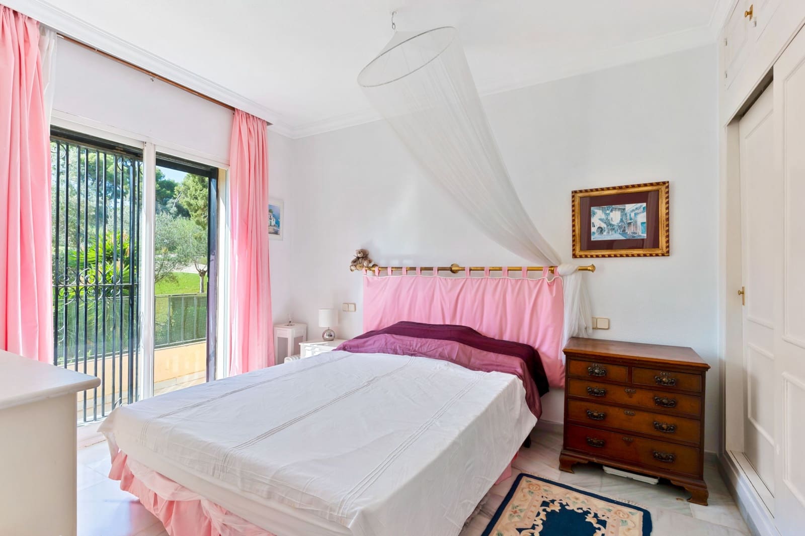 2 makuuhuone Omakotitalo myytävänä paikassa Marbella mukana uima-altaan 
autotalli - 465 000 € (Ref: 9300910)