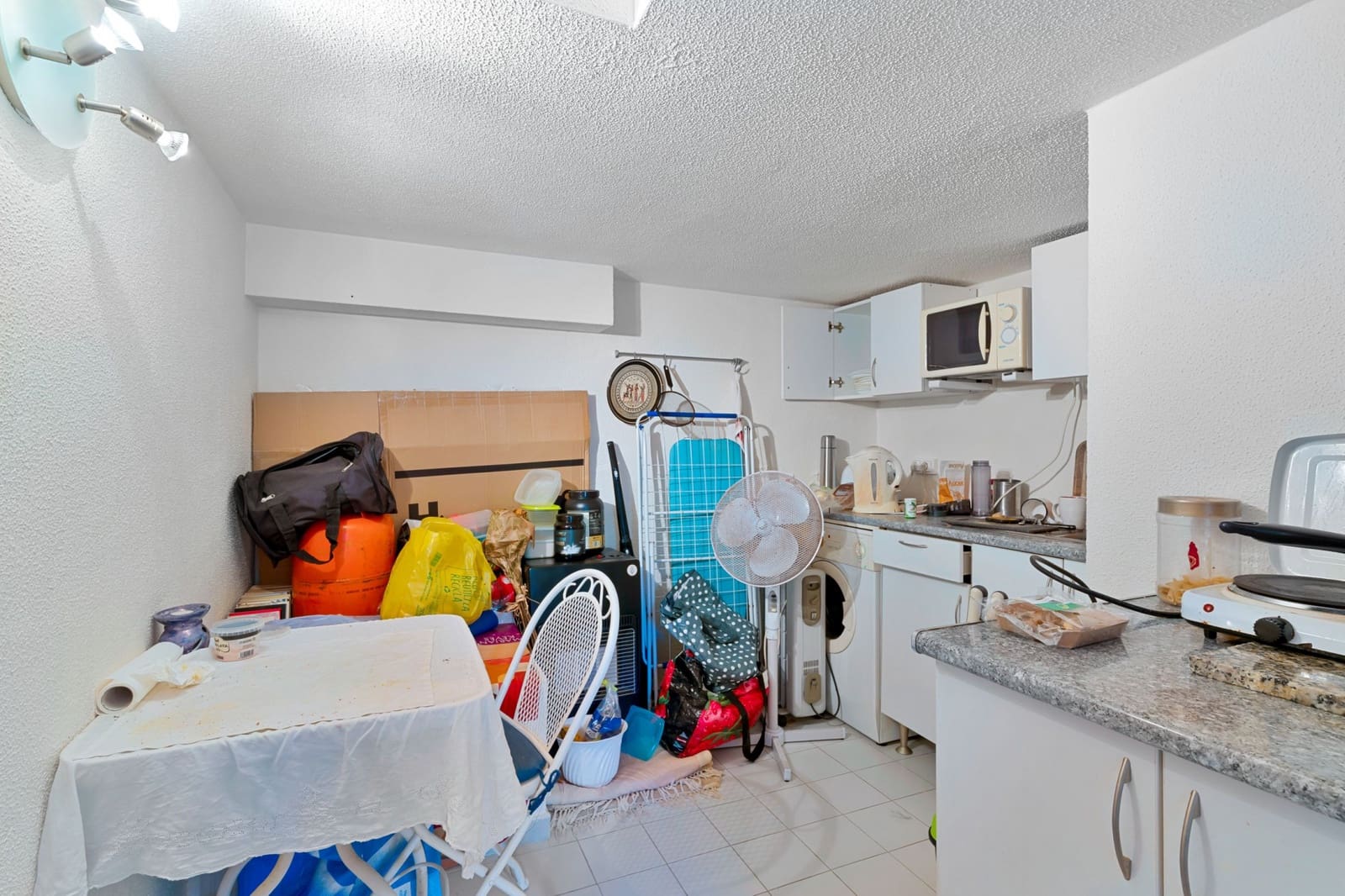 2 makuuhuone Omakotitalo myytävänä paikassa Marbella mukana uima-altaan 
autotalli - 465 000 € (Ref: 9300910)