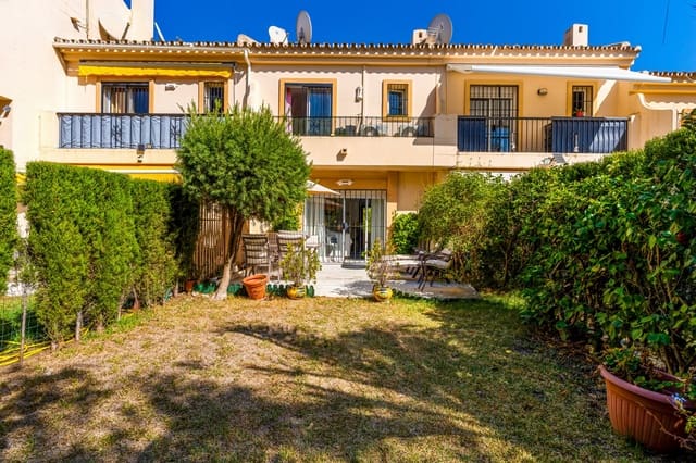 2 makuuhuone Omakotitalo myytävänä paikassa Aloha Golf, Marbella mukana uima-altaan 
autotalli - 465 000 € (Ref: 9300910)