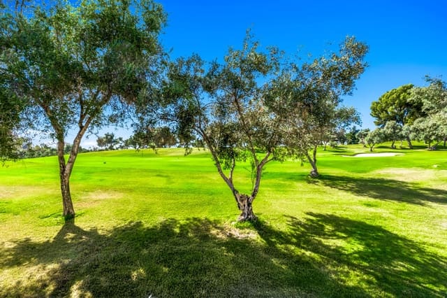 2 makuuhuone Omakotitalo myytävänä paikassa Aloha Golf, Marbella mukana uima-altaan 
autotalli - 465 000 € (Ref: 9300910)