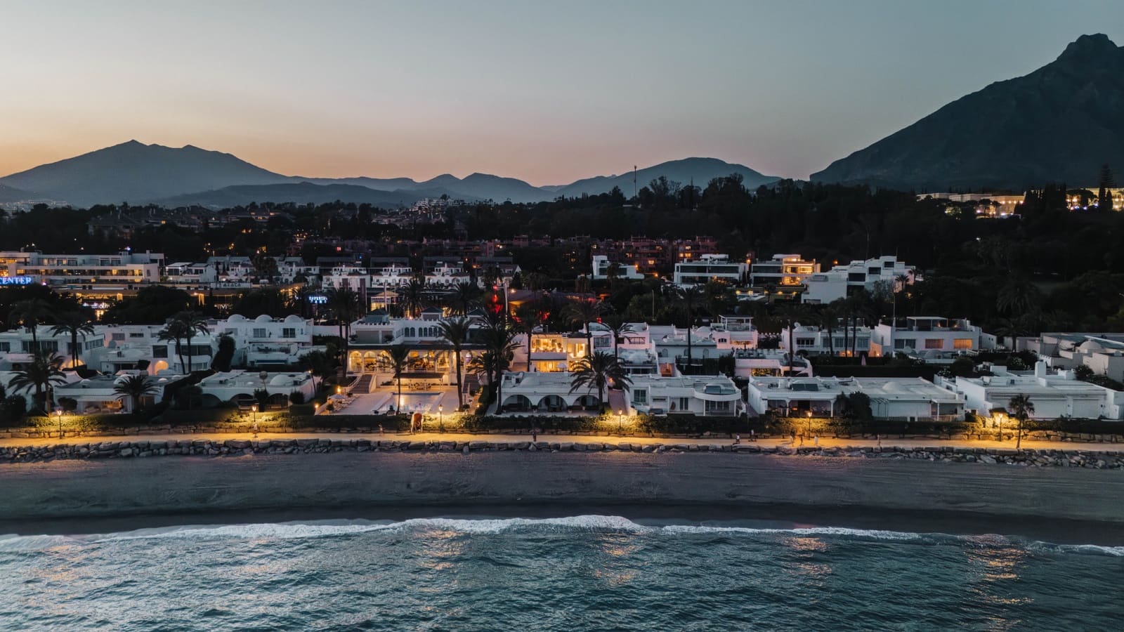 3 soveværelse Semi-Rækkehus til salg i Marbella med swimmingpool garage - € 5.995.000 (Ref: 9303338)