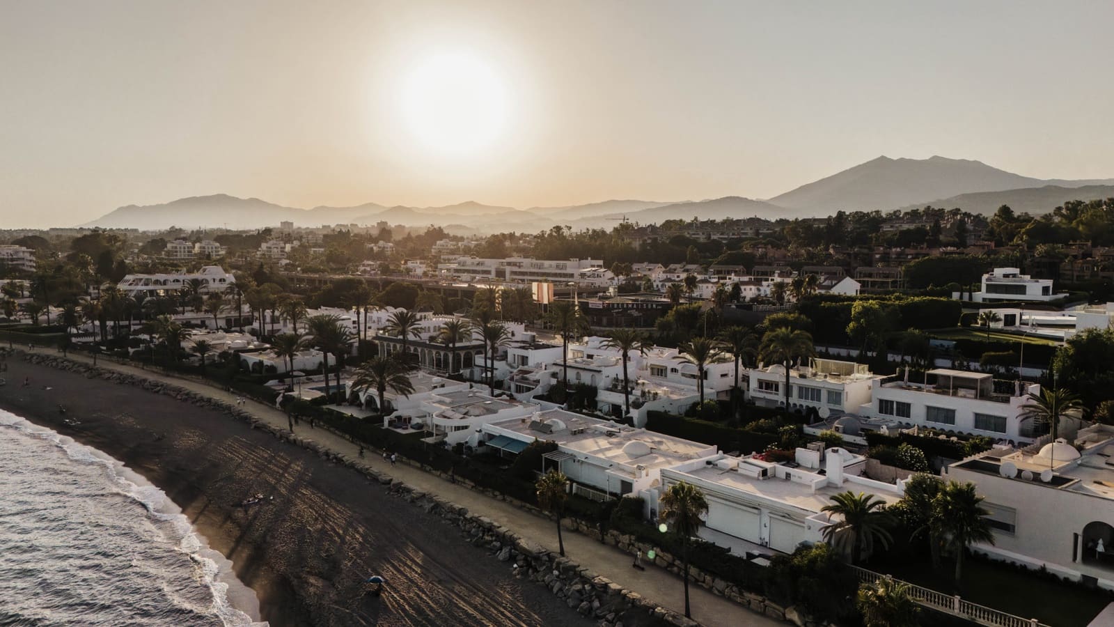 3 soveværelse Semi-Rækkehus til salg i Marbella med swimmingpool garage - € 5.995.000 (Ref: 9303338)