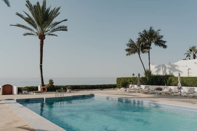 3 soveværelse Semi-Rækkehus til salg i Marbella med swimmingpool garage - € 5.995.000 (Ref: 9303338)
