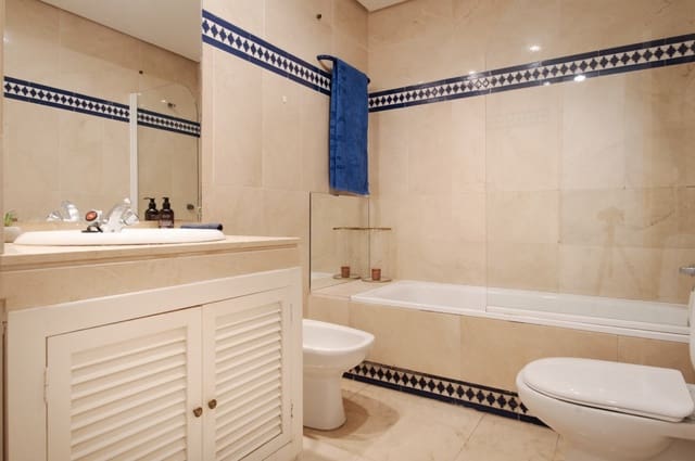 2 slaapkamer Penthouse te koop in San Pedro de Alcantara, Marbella met zwembad garage - € 659.000 (Ref: 9303339)