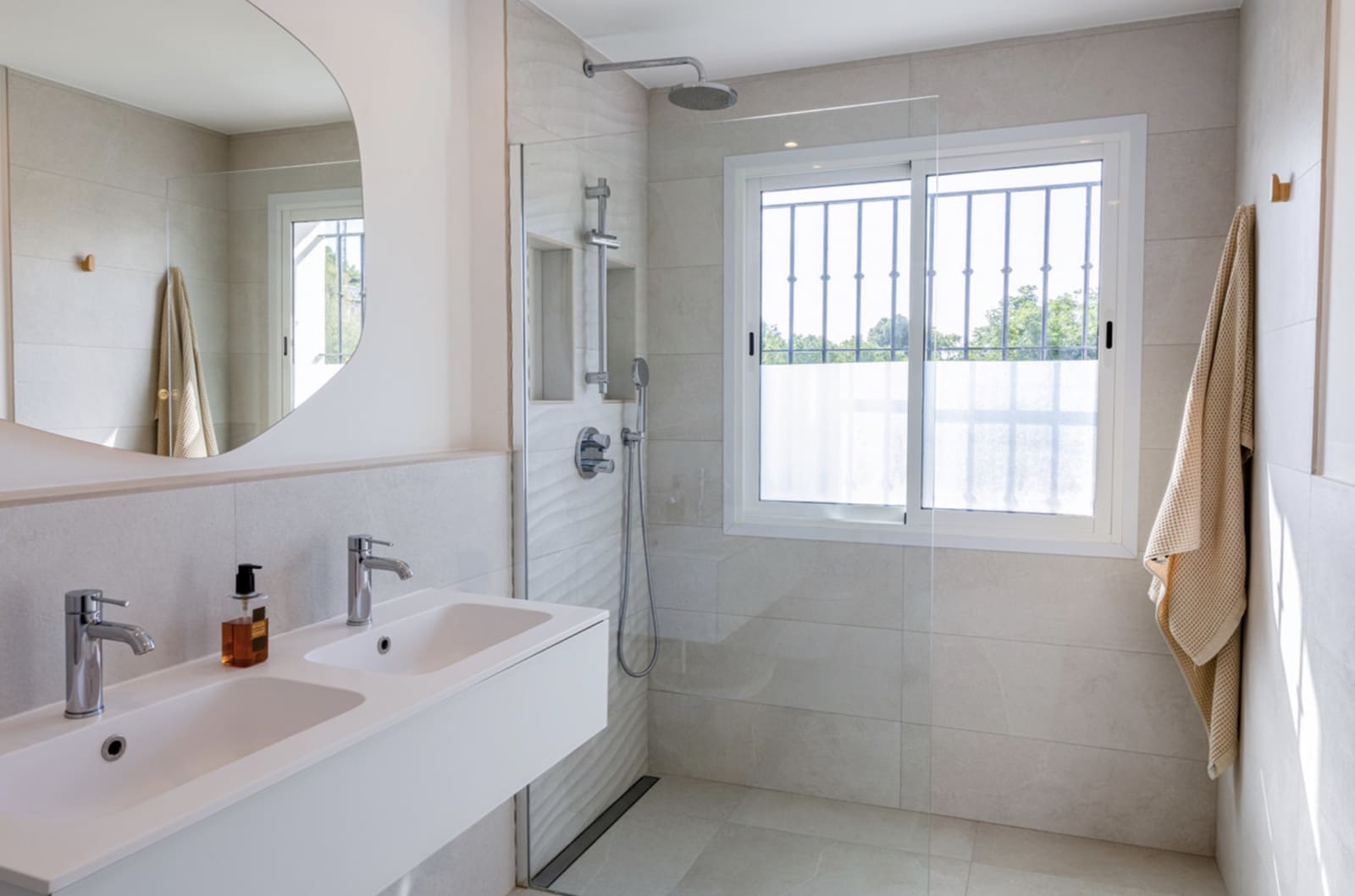 3 slaapkamer Huis te koop in Nueva Andalucia met zwembad garage - € 1.499.000 (Ref: 9305095)