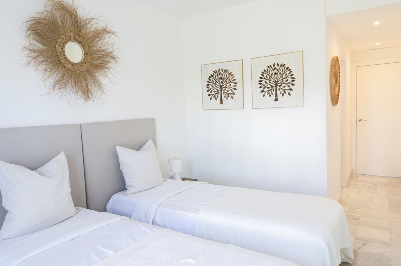 3 slaapkamer Huis te koop in Nueva Andalucia met zwembad garage - € 1.499.000 (Ref: 9305095)