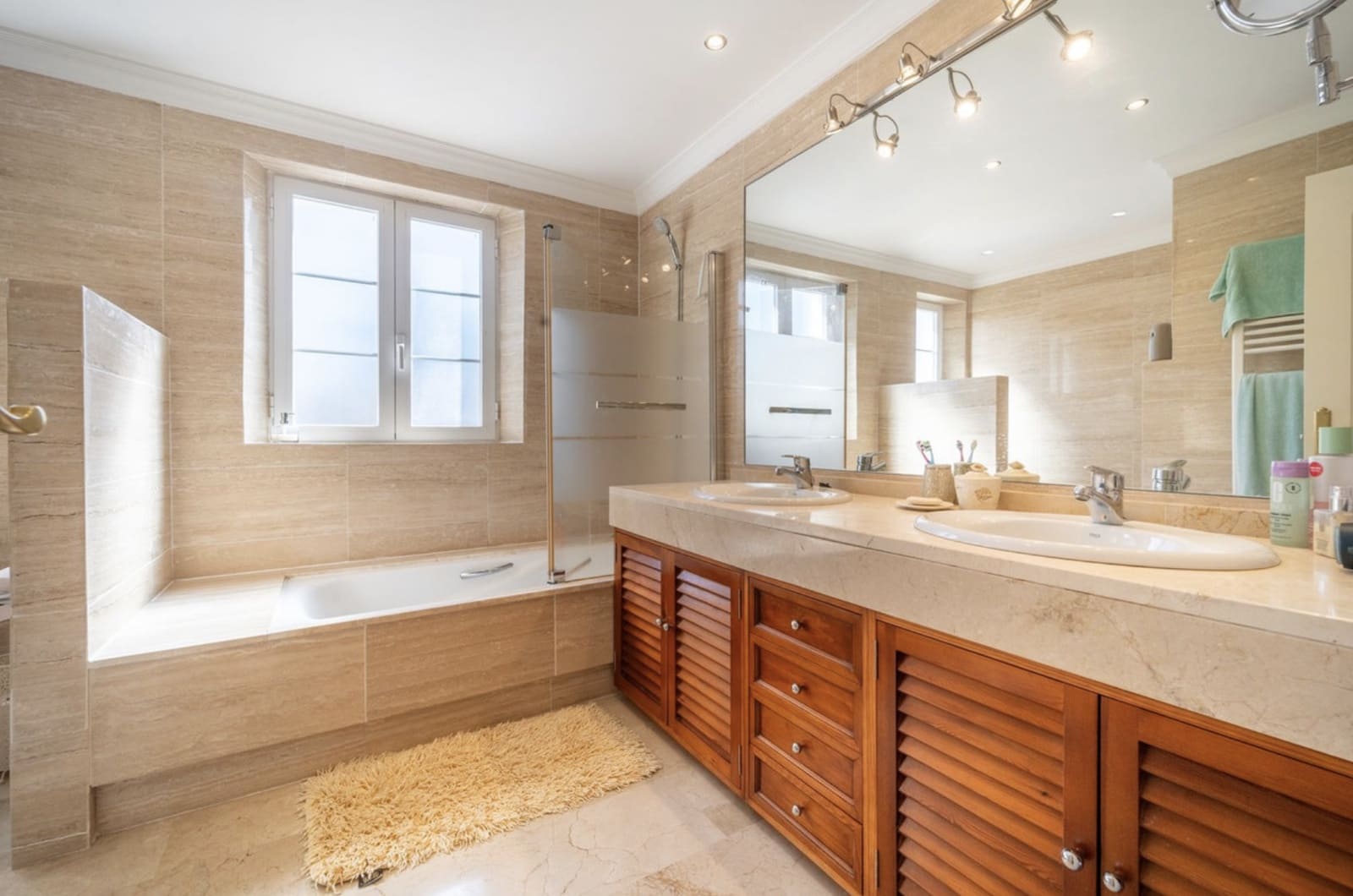 3 slaapkamer Halfvrijstaande villa te koop in Marbella met zwembad garage - € 675.000 (Ref: 9308409)