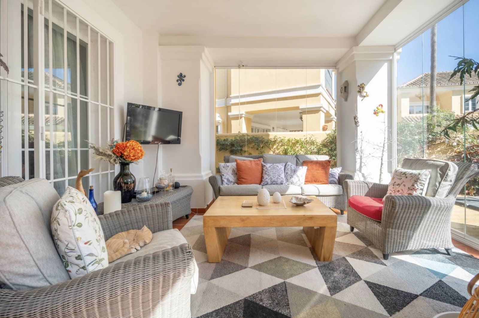 3 soveværelse Semi-Rækkehus til salg i Marbella med swimmingpool garage - € 675.000 (Ref: 9308409)