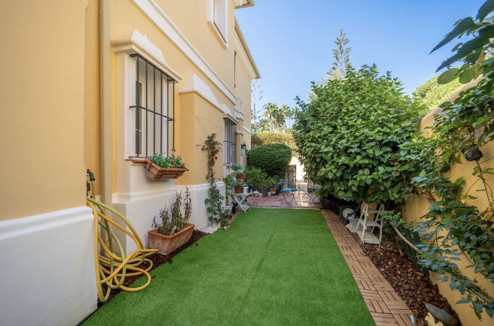 3 soveværelse Semi-Rækkehus til salg i Marbella med swimmingpool garage - € 675.000 (Ref: 9308409)