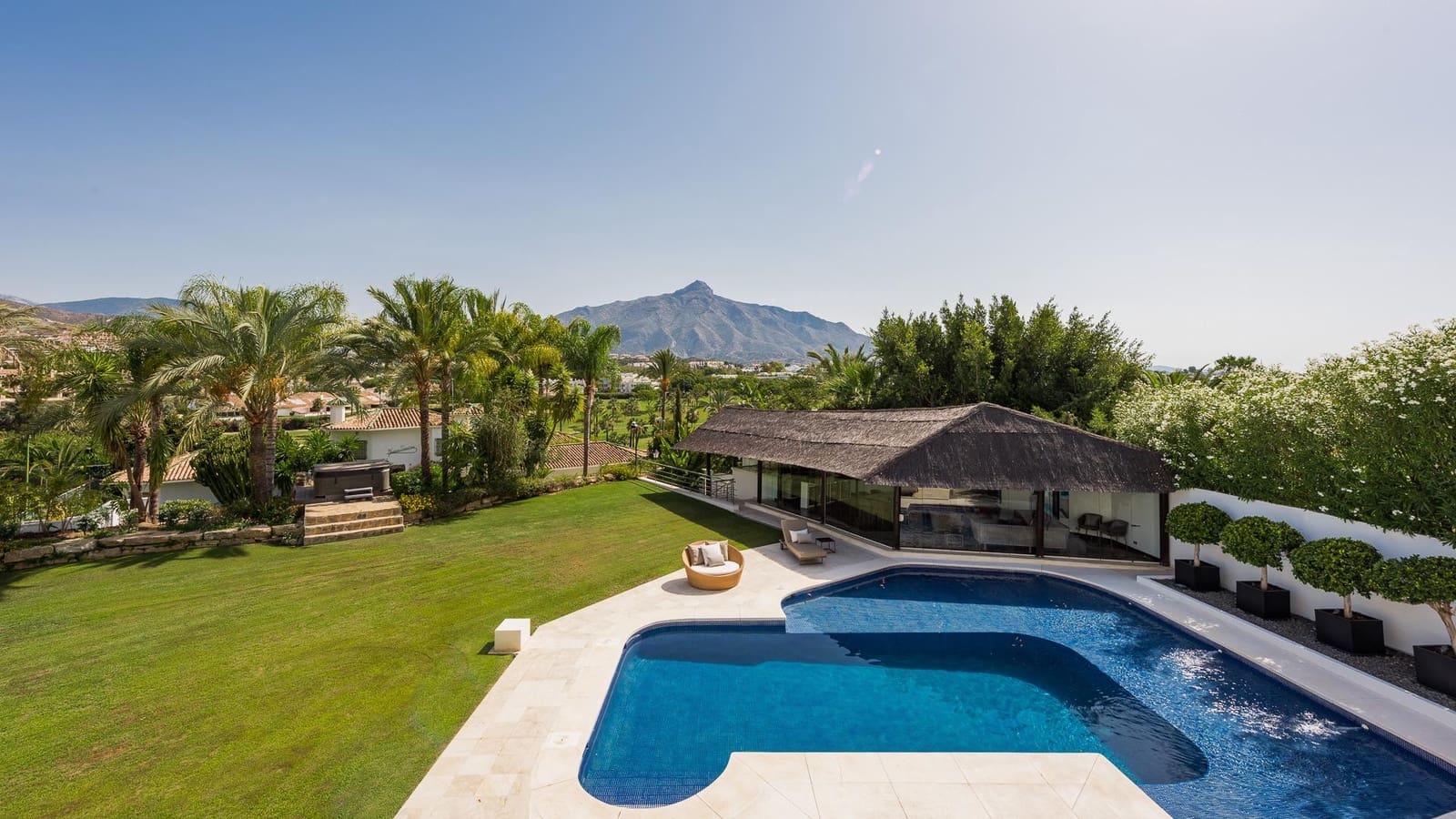 7 bedroom Villa for sale in Nueva Andalucia with pool garage - € 4,995,000 (Ref: 9308413)