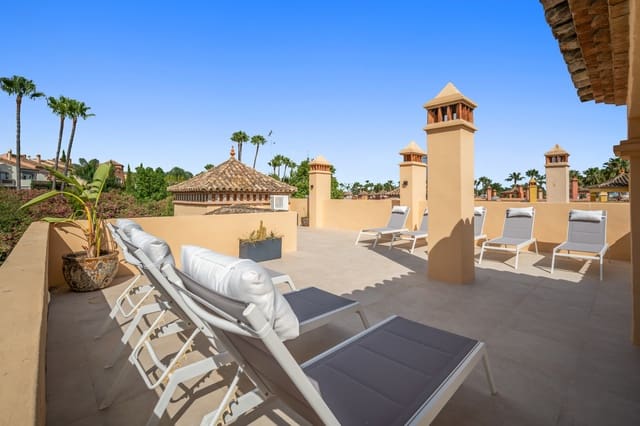 5 soverom Kjedet enebolig til salgs i Nueva Andalucia, Marbella med svømmebasseng garasje - € 2 575 000 (Ref: 9310747)