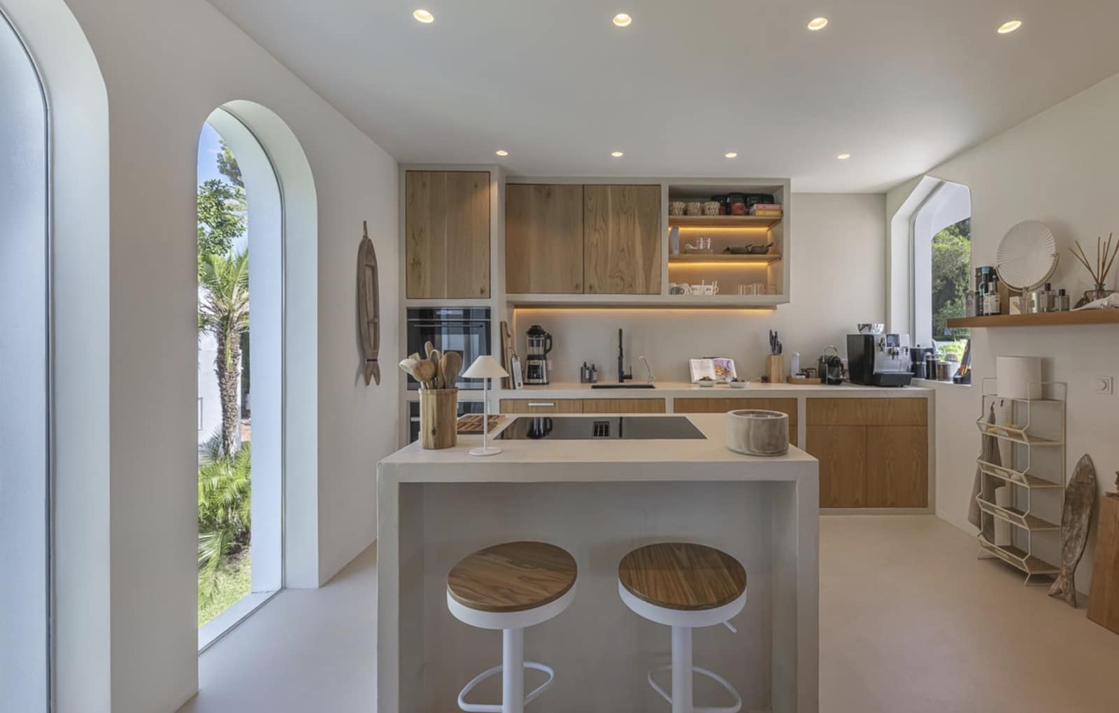 4 slaapkamer Villa te koop in Nueva Andalucia met zwembad garage - € 2.570.000 (Ref: 9310748)