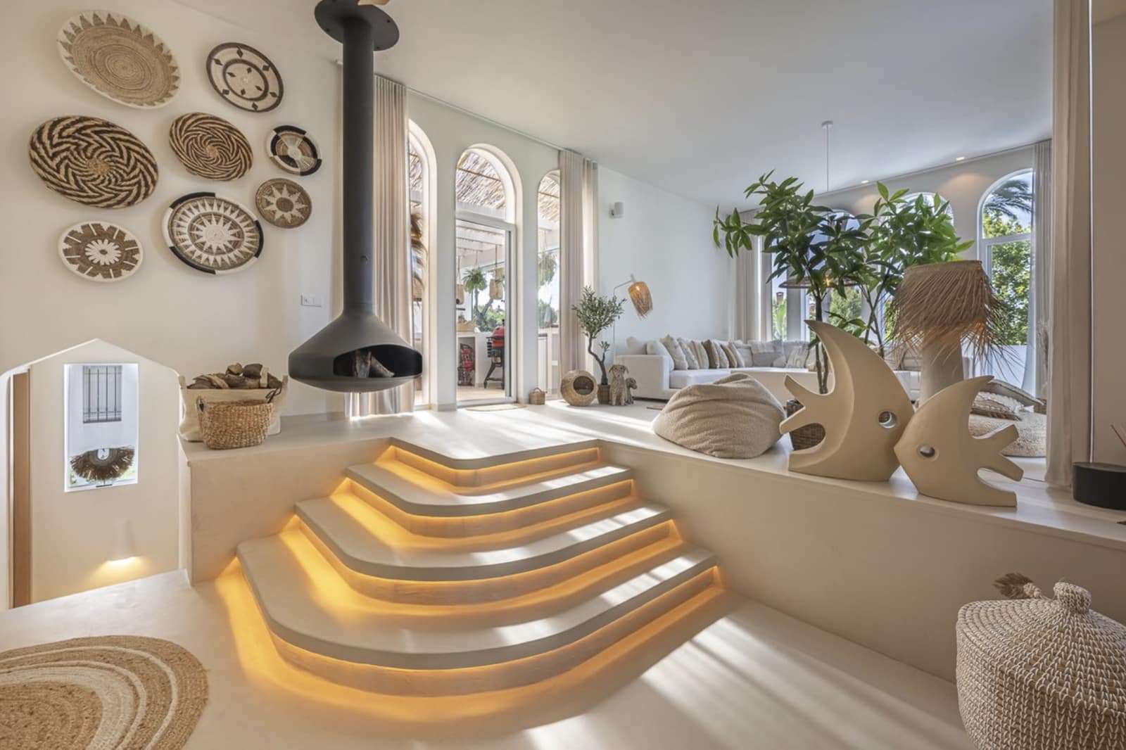 4 slaapkamer Villa te koop in Nueva Andalucia met zwembad garage - € 2.570.000 (Ref: 9310748)