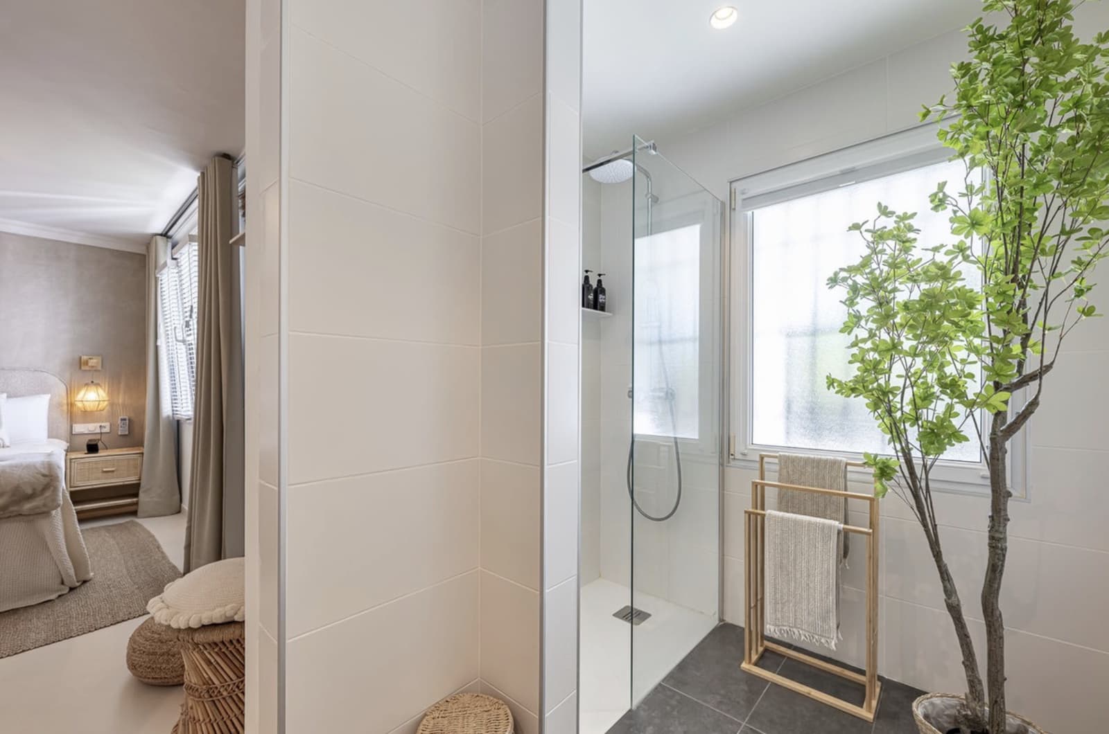 4 slaapkamer Villa te koop in Nueva Andalucia met zwembad garage - € 2.570.000 (Ref: 9310748)