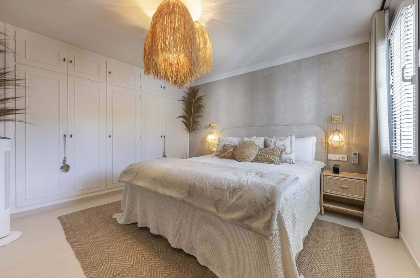 4 slaapkamer Villa te koop in Nueva Andalucia met zwembad garage - € 2.570.000 (Ref: 9310748)