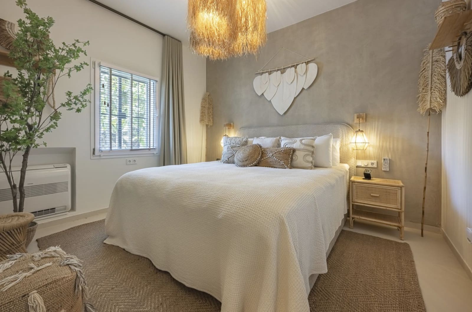 4 slaapkamer Villa te koop in Nueva Andalucia met zwembad garage - € 2.570.000 (Ref: 9310748)