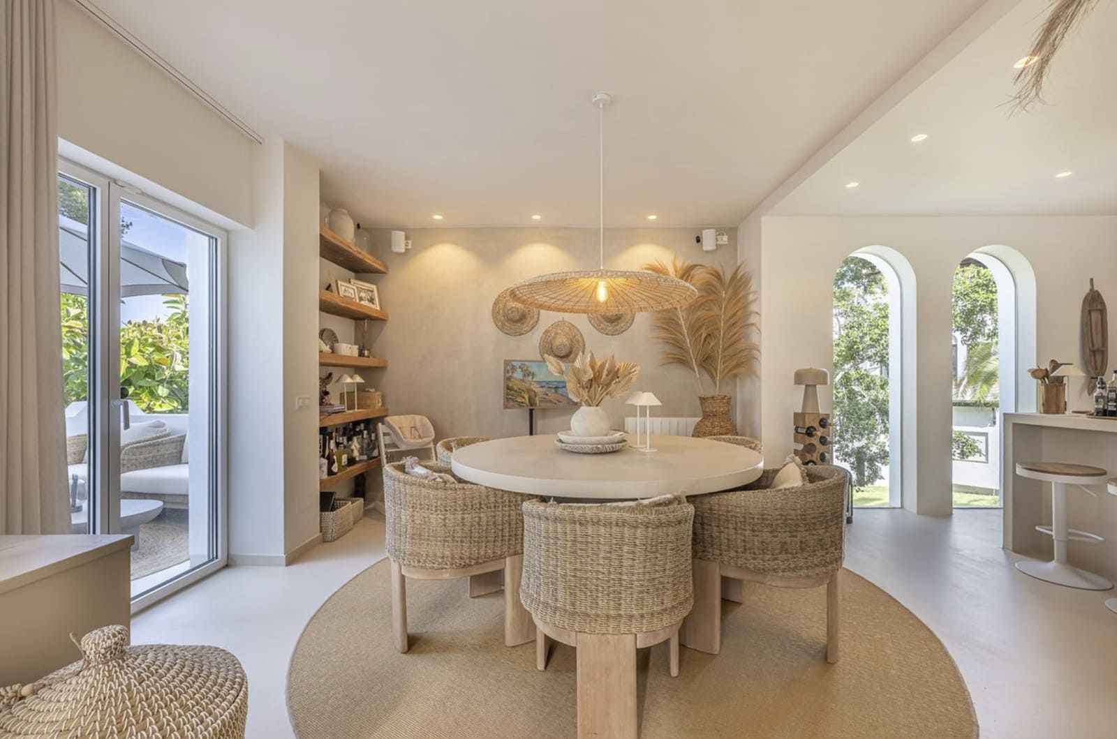 4 slaapkamer Villa te koop in Nueva Andalucia met zwembad garage - € 2.570.000 (Ref: 9310748)