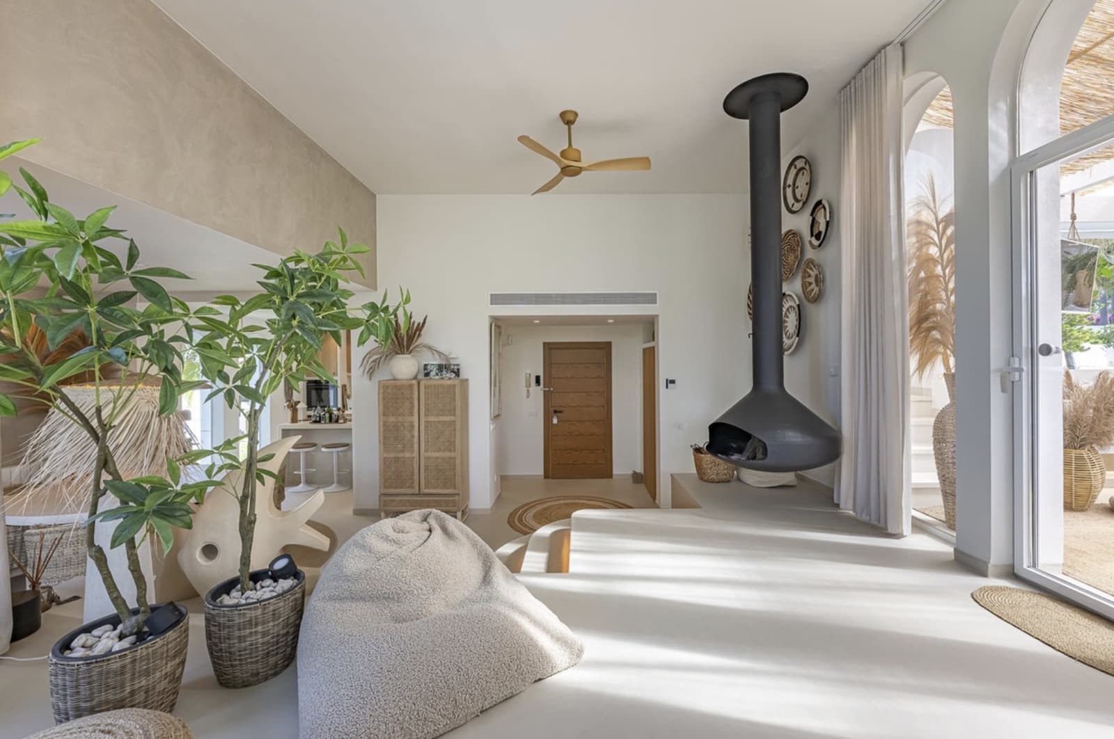 4 slaapkamer Villa te koop in Nueva Andalucia met zwembad garage - € 2.570.000 (Ref: 9310748)