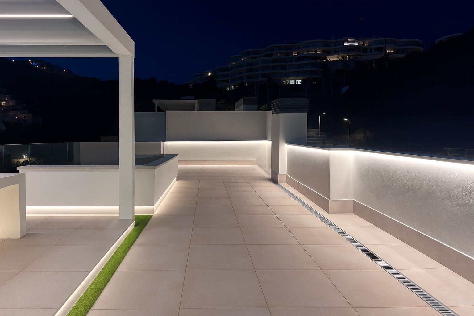 3 sypialnia Penthouse na sprzedaż w La Quinta z basenem garażem - 1 395 000 € (Ref: 9312633)