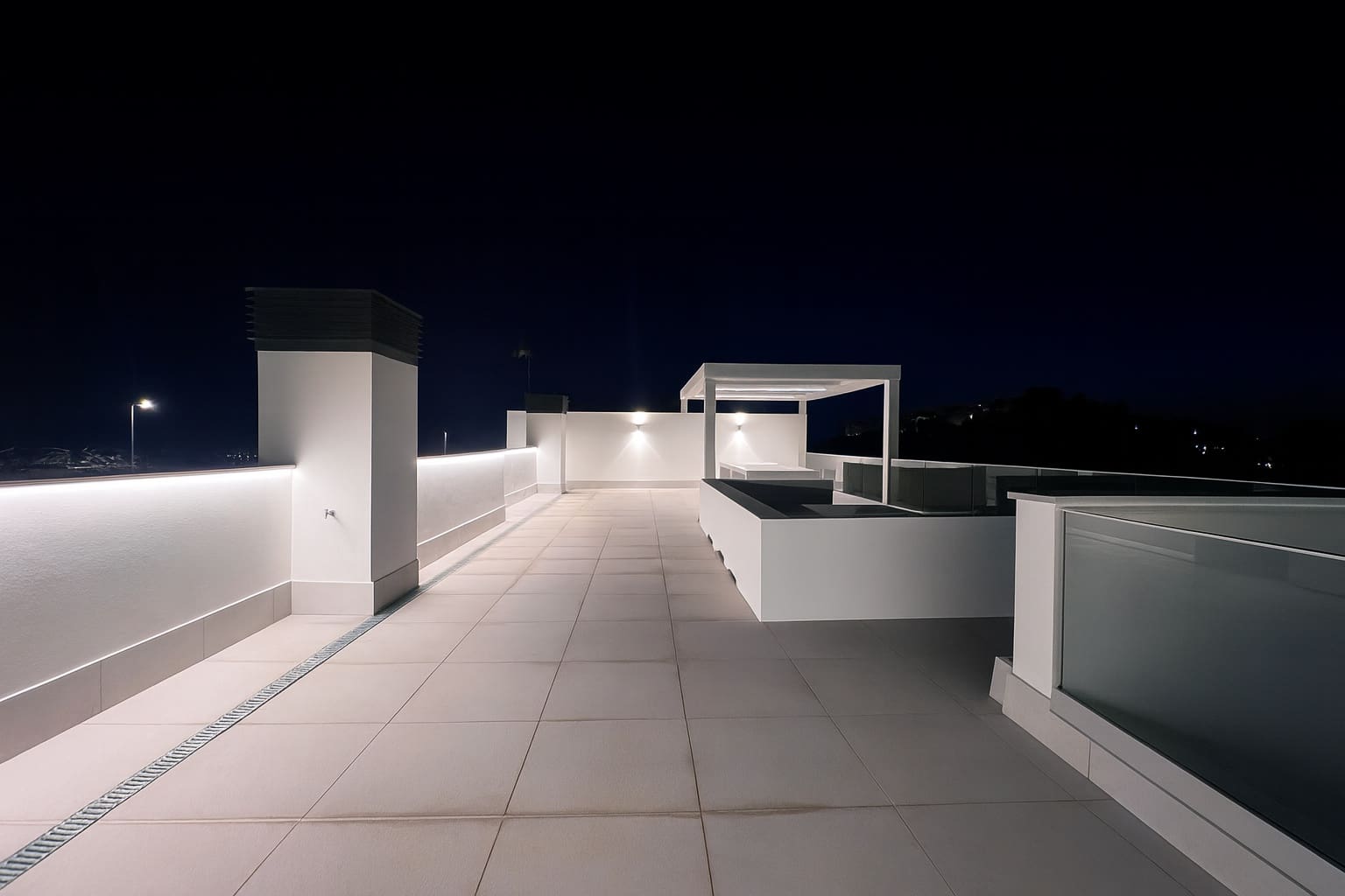 3 sypialnia Penthouse na sprzedaż w La Quinta z basenem garażem - 1 395 000 € (Ref: 9312633)