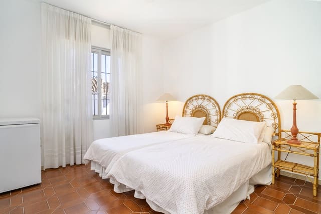 3 sovrum Lägenhet till salu i Nueva Andalucia, Marbella med pool garage - 675 000 € (Ref: 9312634)