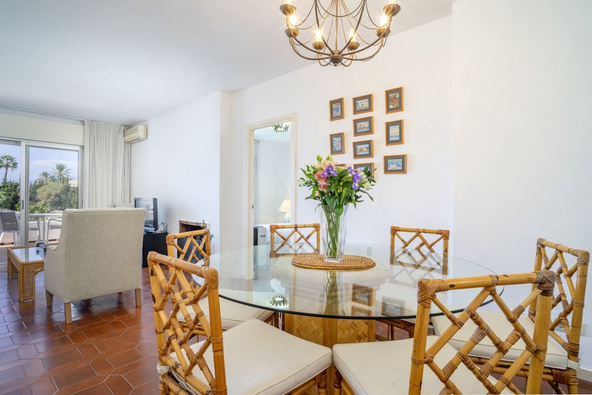 3 sovrum Lägenhet till salu i Nueva Andalucia med pool garage - 675 000 € (Ref: 9312634)