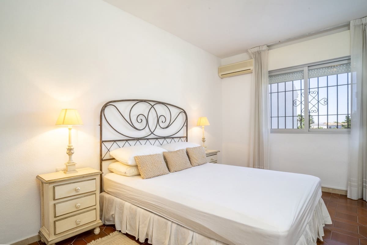 3 sovrum Lägenhet till salu i Nueva Andalucia med pool garage - 675 000 € (Ref: 9312634)