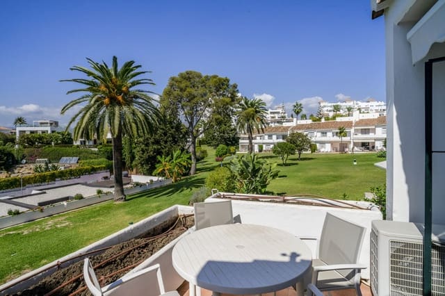 3 sovrum Lägenhet till salu i Nueva Andalucia, Marbella med pool garage - 675 000 € (Ref: 9312634)