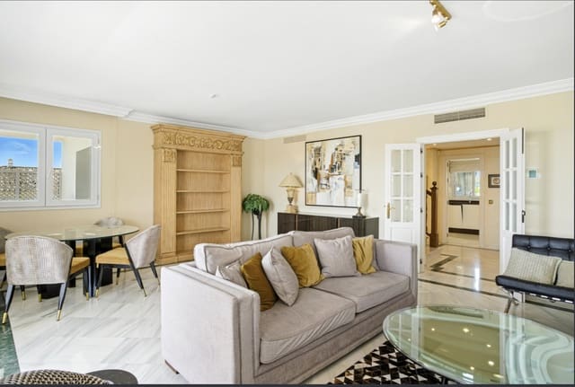 3 sovrum Takvåning till salu i Golden Mile, Marbella med pool garage - 1 975 000 € (Ref: 9312635)