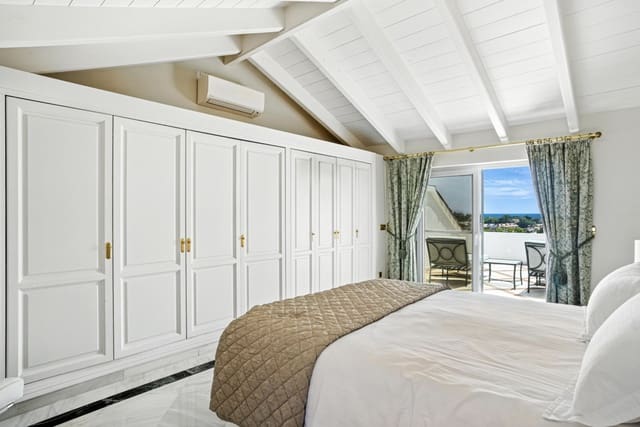 3 sovrum Takvåning till salu i Golden Mile, Marbella med pool garage - 1 975 000 € (Ref: 9312635)