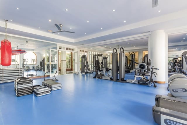 3 sovrum Takvåning till salu i Golden Mile, Marbella med pool garage - 1 975 000 € (Ref: 9312635)