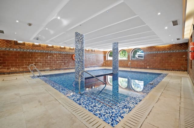 3 sovrum Takvåning till salu i Golden Mile, Marbella med pool garage - 1 975 000 € (Ref: 9312635)