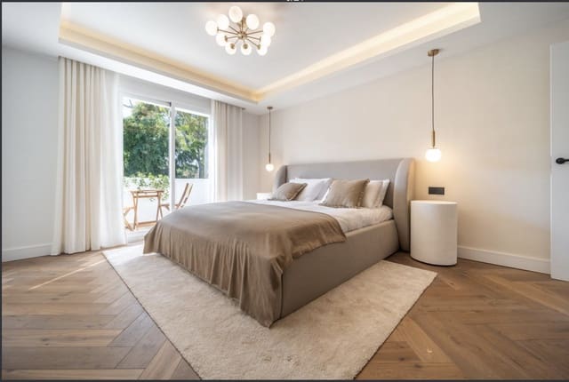 2 sovrum Hus till salu i Nueva Andalucia, Marbella med pool garage - 795 000 € (Ref: 9312636)