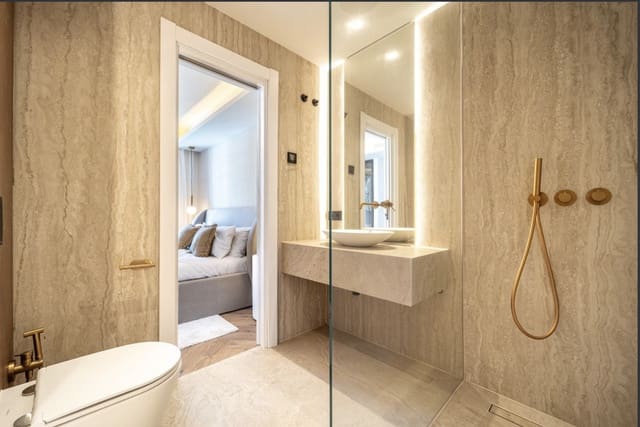 2 sovrum Hus till salu i Nueva Andalucia, Marbella med pool garage - 795 000 € (Ref: 9312636)