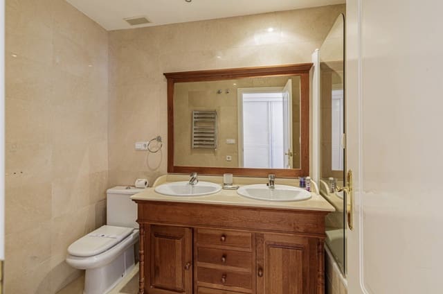 2 slaapkamer Penthouse te koop in Benahavís met zwembad garage - € 420.000 (Ref: 9317699)