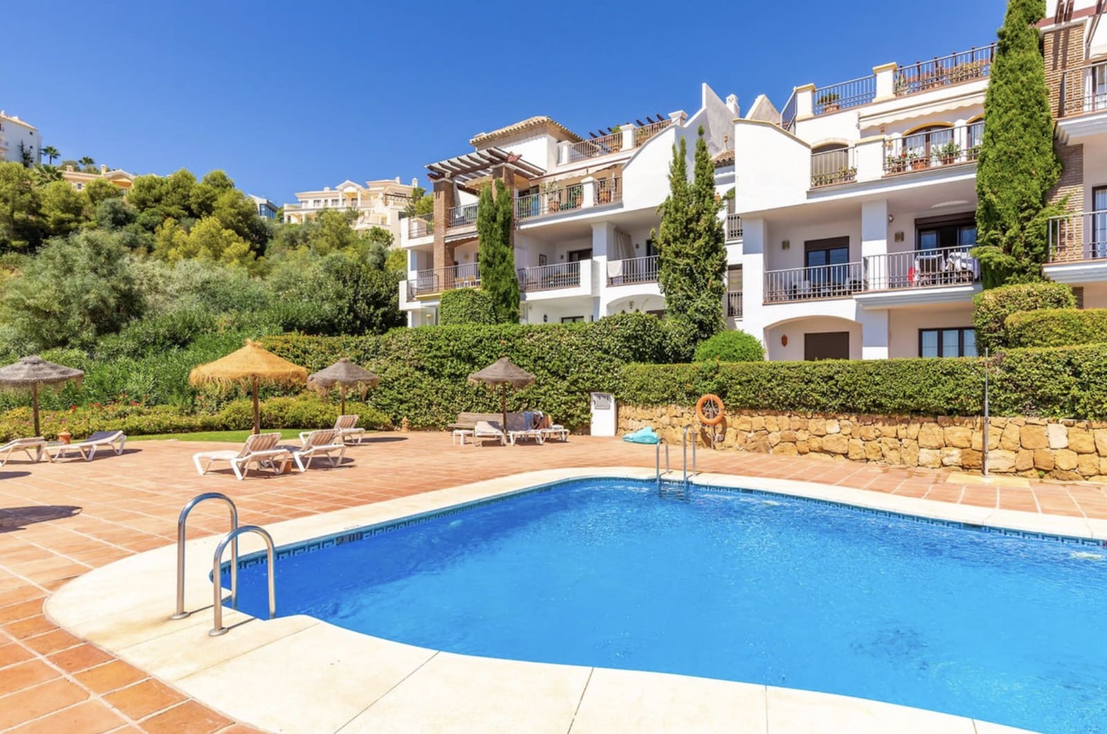 2 slaapkamer Penthouse te koop in Benahavis met zwembad garage - € 420.000 (Ref: 9317699)