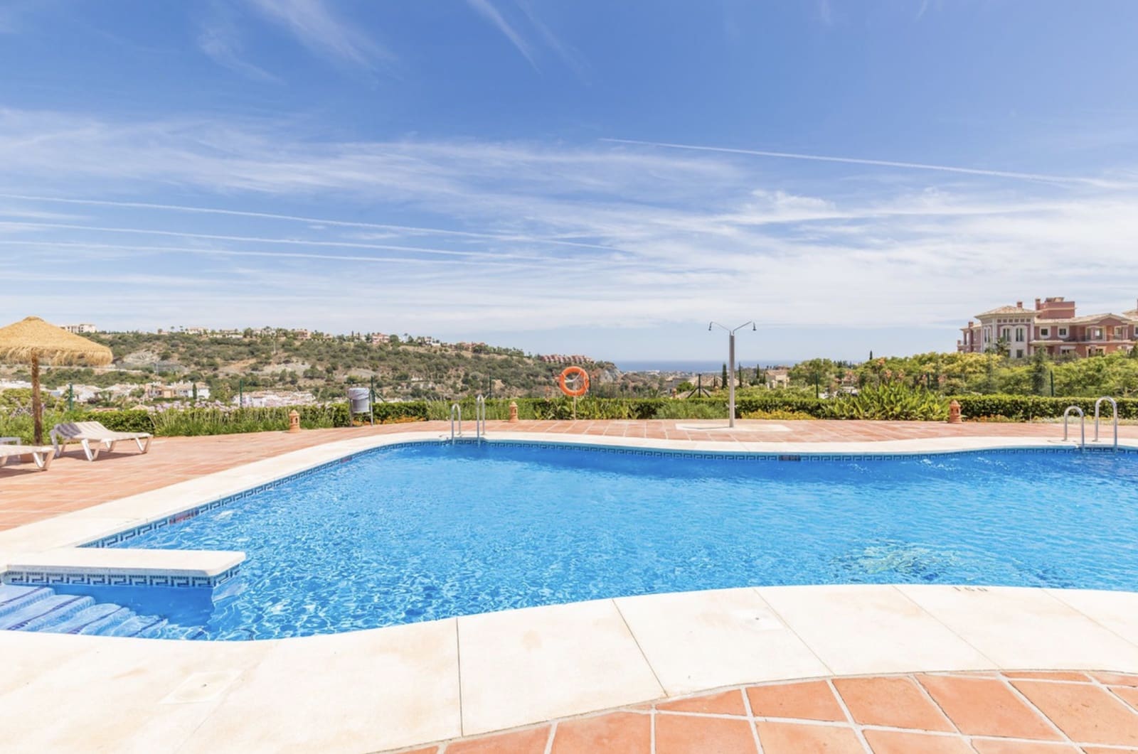 2 quarto Penthouse para venda em Benahavis com piscina garagem - 420 000 € (Ref: 9317699)