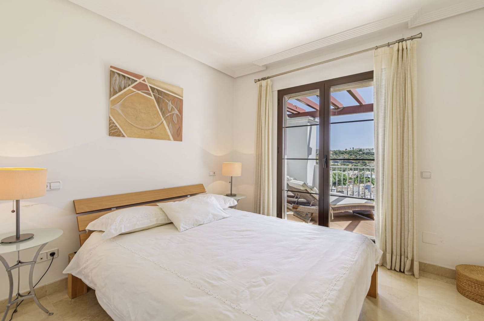 2 quarto Penthouse para venda em Benahavis com piscina garagem - 420 000 € (Ref: 9317699)