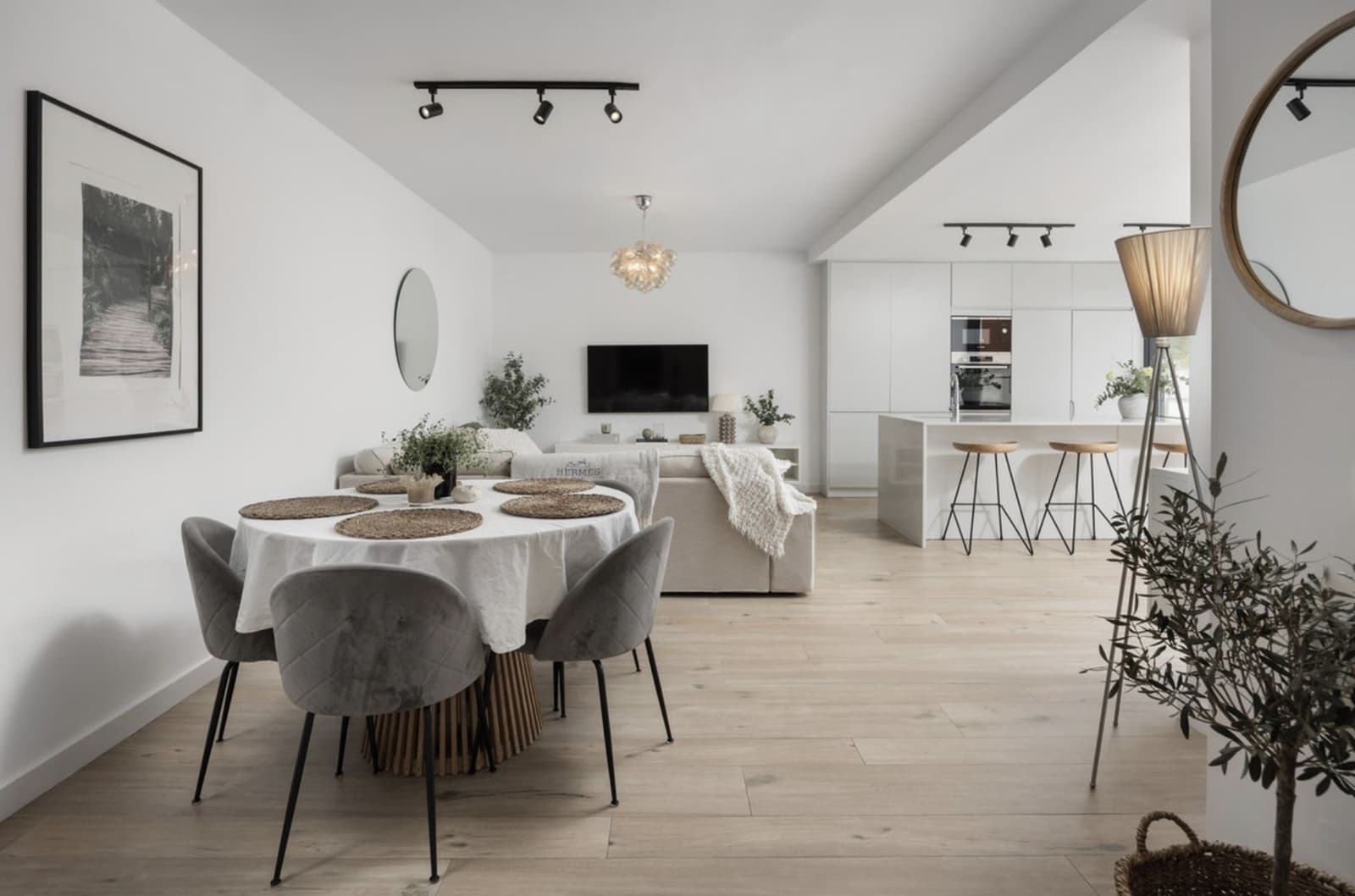 4 makuuhuone Paritalo myytävänä paikassa San Pedro de Alcantara mukana uima-altaan 
autotalli - 1 595 000 € (Ref: 9317700)