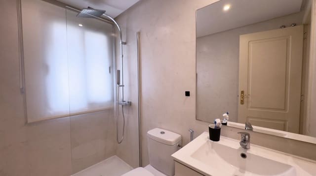 2 soverom Leilighet til salgs i Nueva Andalucia, Marbella med svømmebasseng garasje - € 525 000 (Ref: 9321695)