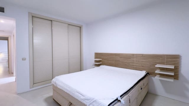 2 chambre Appartement à vendre à Nueva Andalucia, Marbella avec piscine garage - 525 000 € (Ref: 9321695)