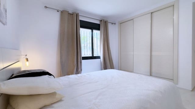 2 chambre Appartement à vendre à Nueva Andalucia, Marbella avec piscine garage - 525 000 € (Ref: 9321695)