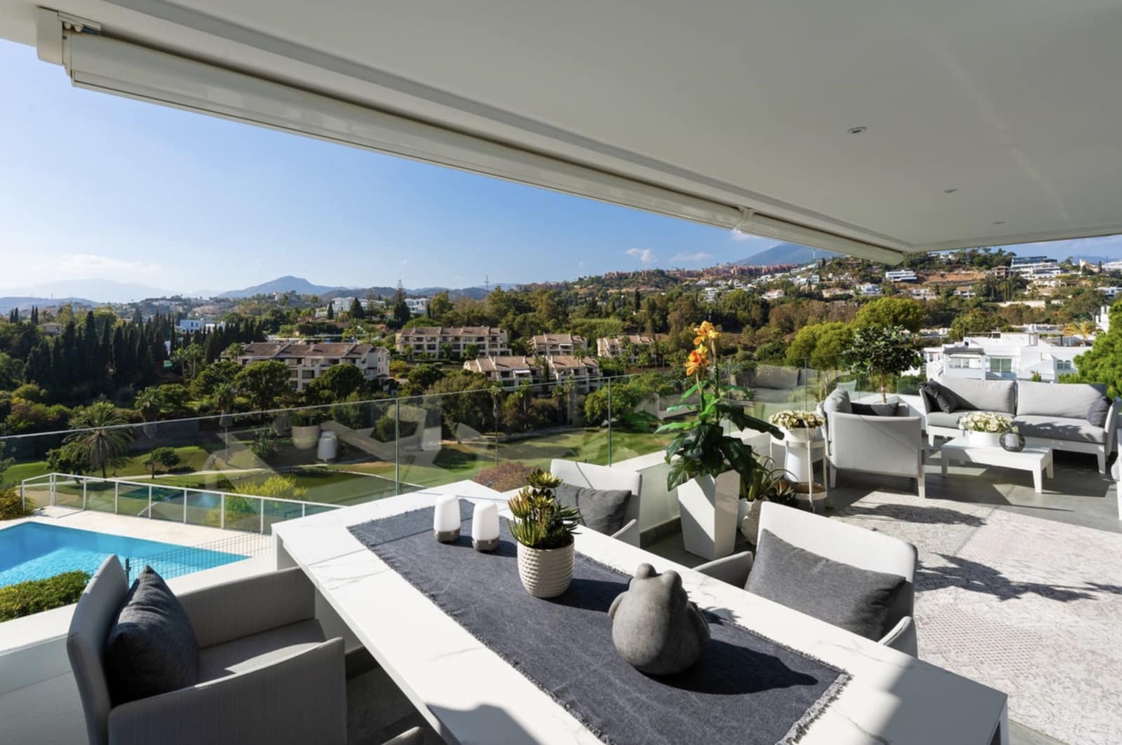 3 slaapkamer Appartement te koop in La Quinta met zwembad garage - € 785.000 (Ref: 9322573)