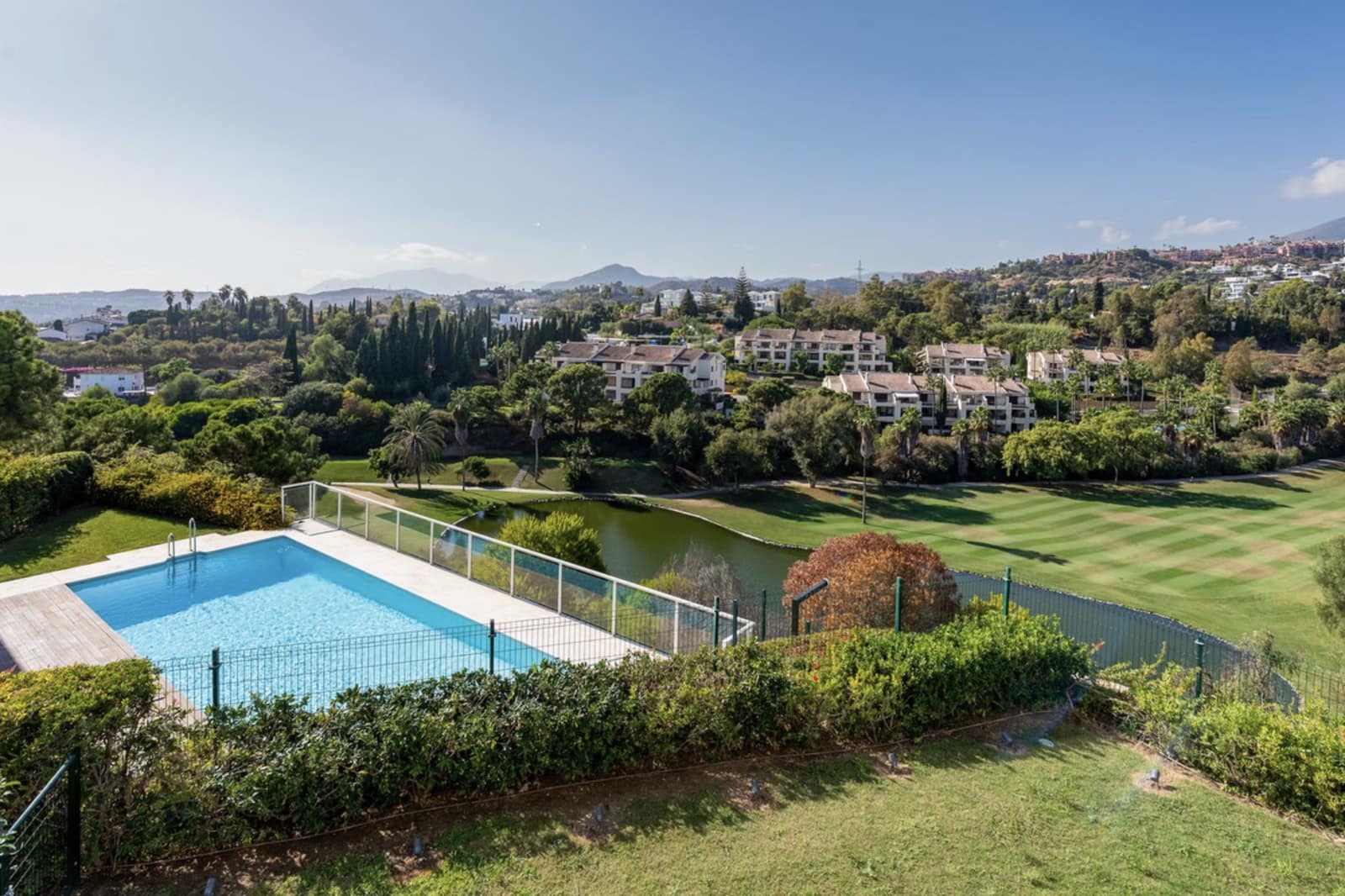 3 slaapkamer Appartement te koop in La Quinta met zwembad garage - € 785.000 (Ref: 9322573)