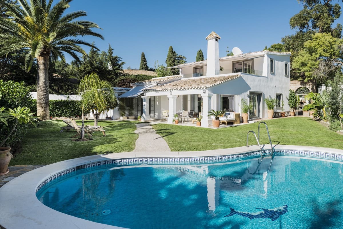 4 slaapkamer Villa te koop in Benahavis met zwembad - € 2.250.000 (Ref: 9326286)